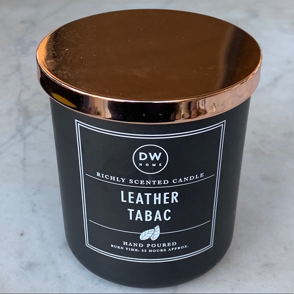 DW HOME CANDLE LEATHER TABAC RICHLY SCENTED NEW - Picture 2 of 3